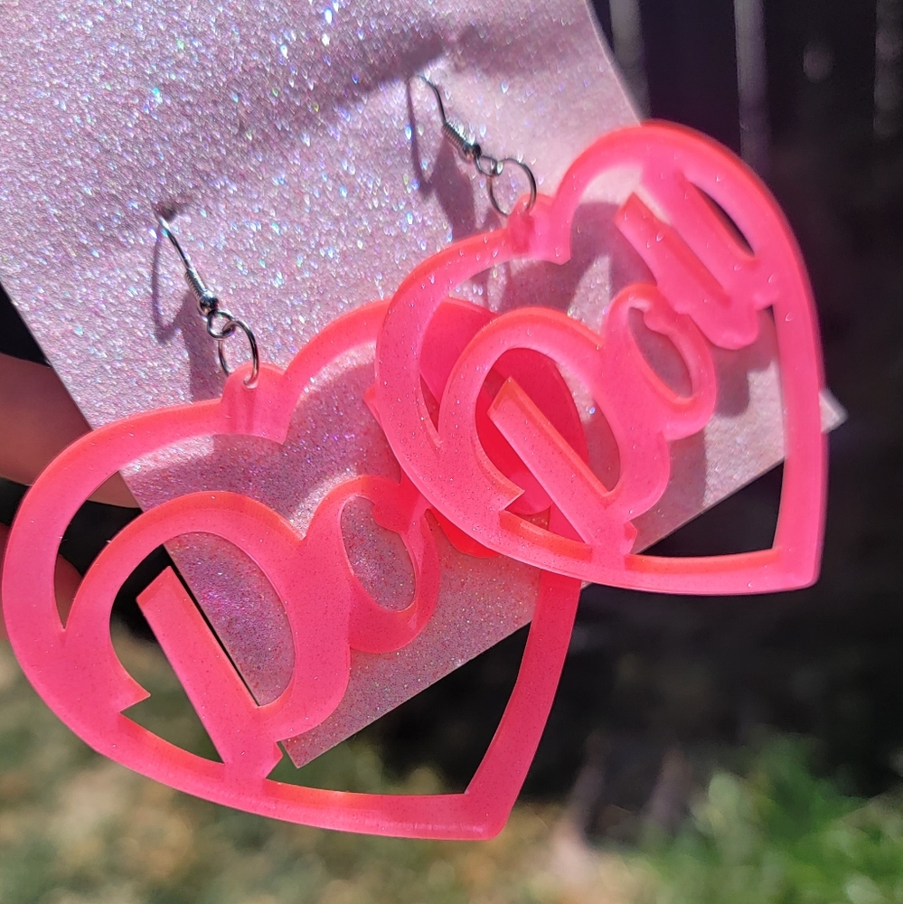 DOLL EARRINGS - Picture 3 of 5